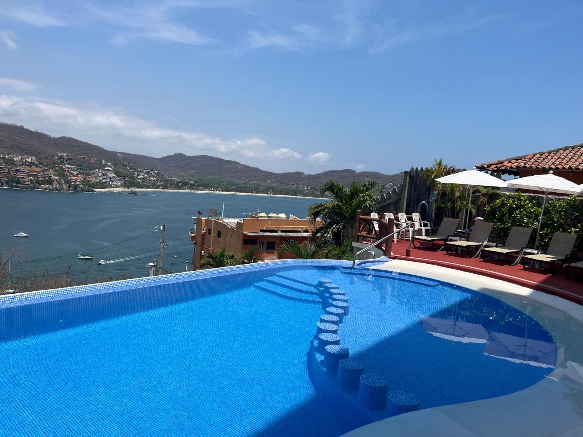 Villas El Morro Zihuatanejo Exterior photo